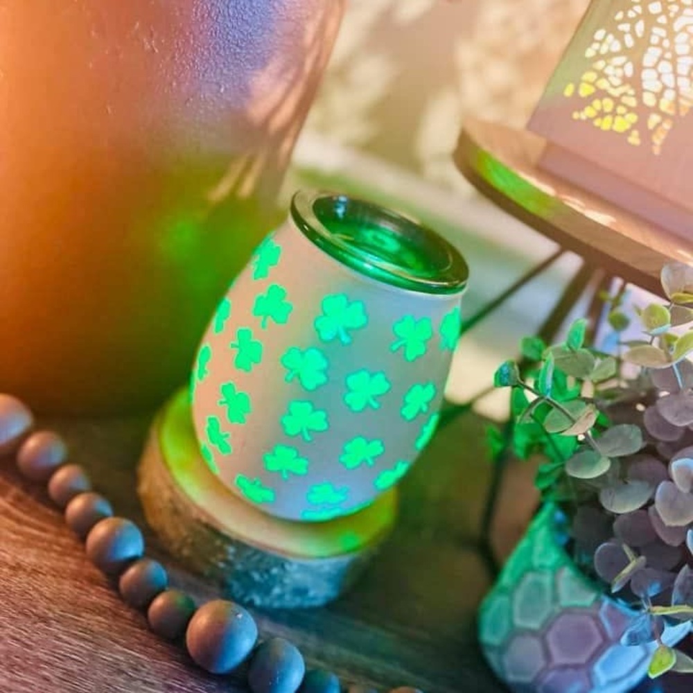 Scentsy Clover Warmer